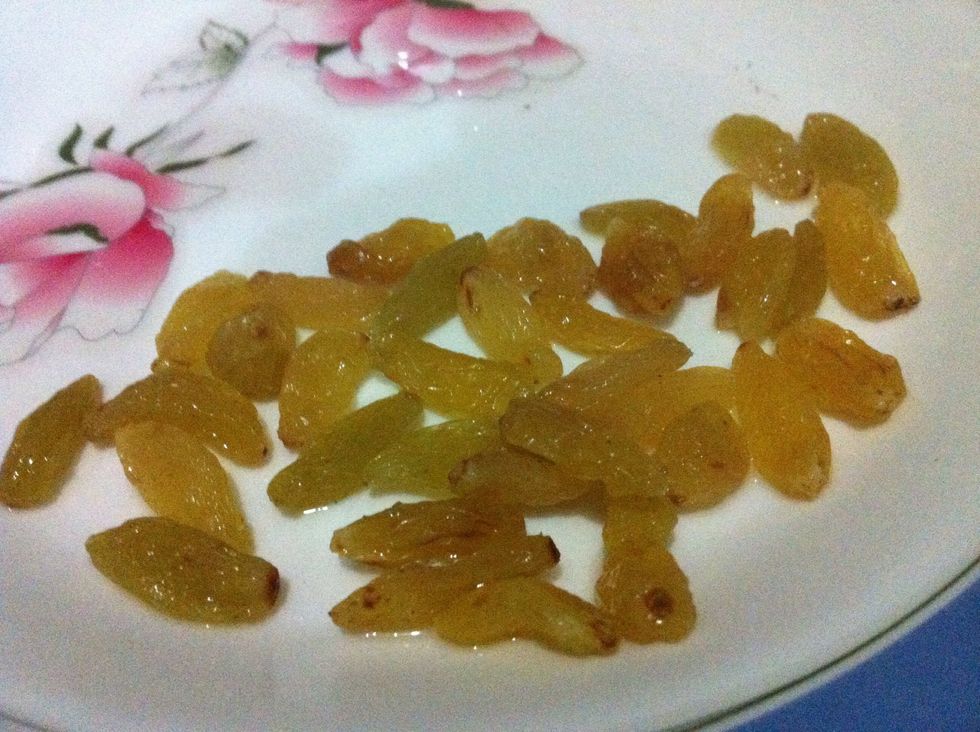 clean some raisins