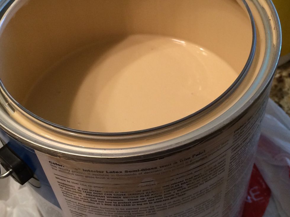 CLEAN the edge of the paint bucket. Do not let paint collect in the grooves and run down the side of the bucket. Use your paint brush and wipe the sides and the grooves. Put the lid back on!