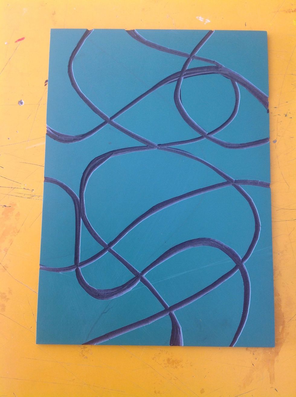 Clean up your edges leaving nice smooth clear and even channels. Give your Lino a wash to rid it of any dust and oil from your fingers and it is ready to print.