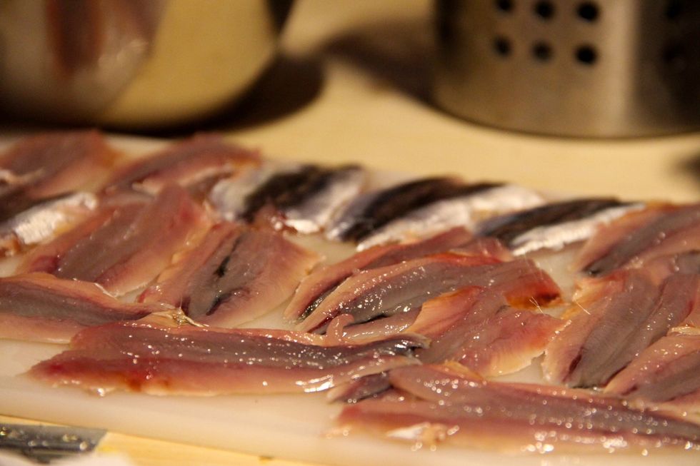Clean your anchovies