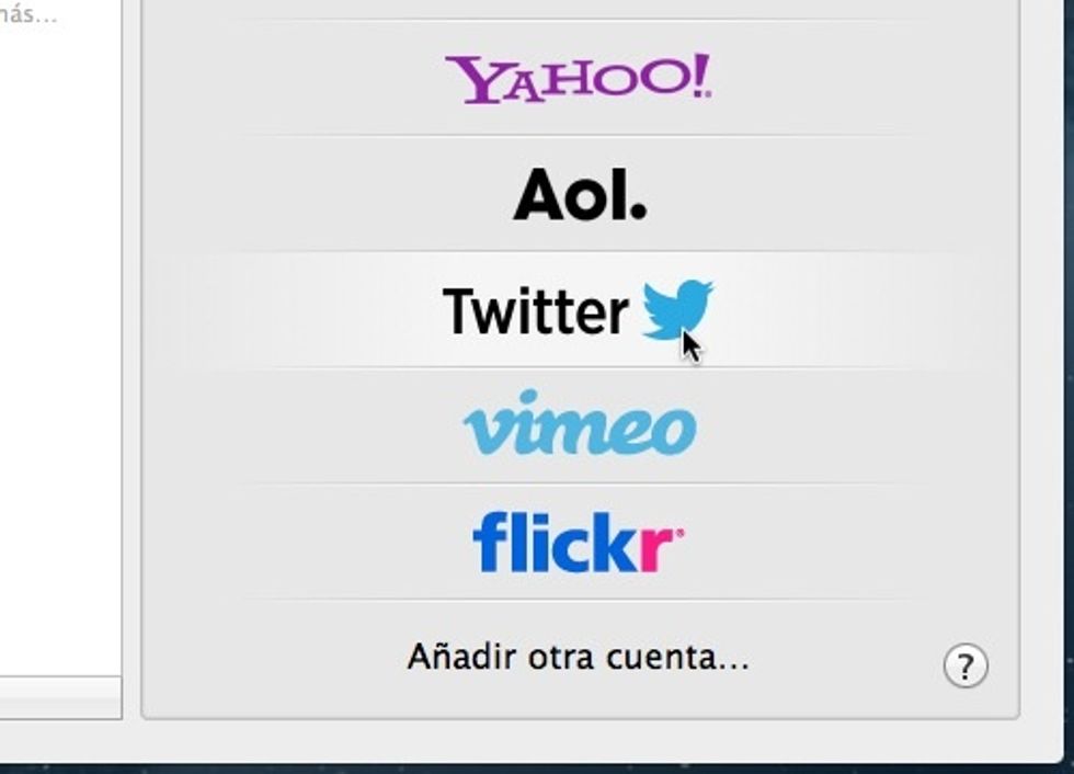 Click on "Twitter". Espa\u00f1ol: da clic en "twitter".