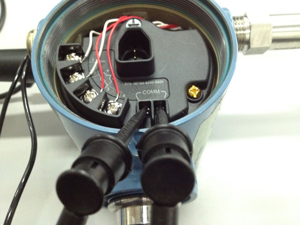 Clip the other end of Connector to the COMM terminal.