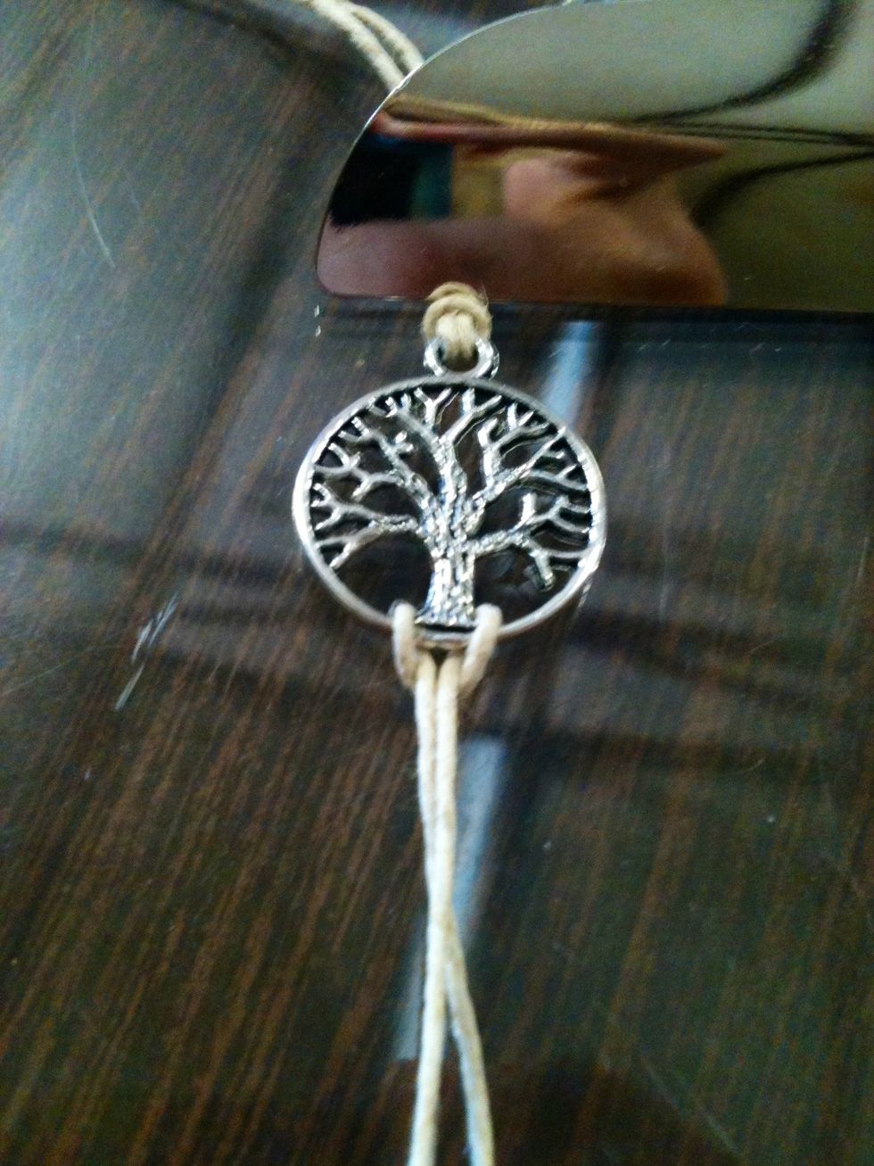 Clip your pendant to the clip board like this.