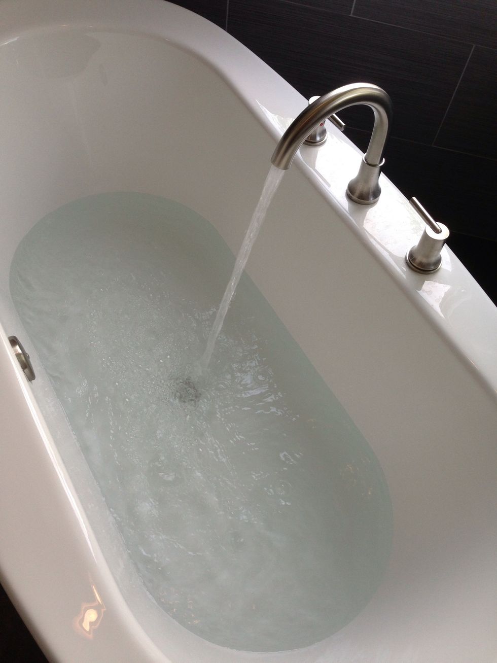 How to replace a tub drain B+C Guides