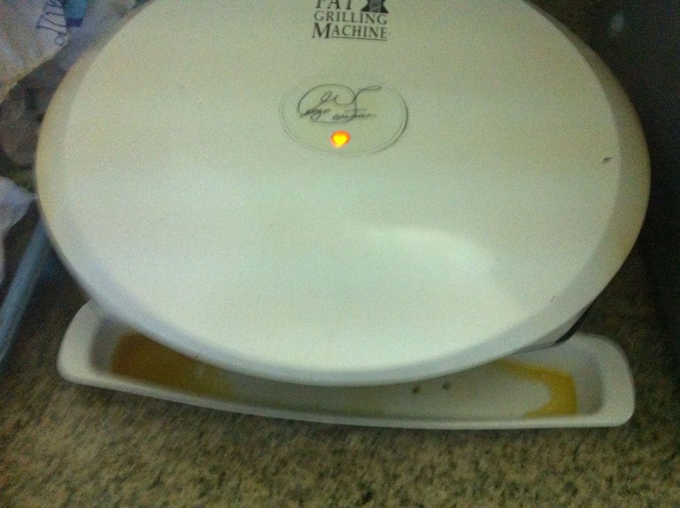 Close up your grill. Grill it for 3-5 minutes or untill crisp and golden brown.