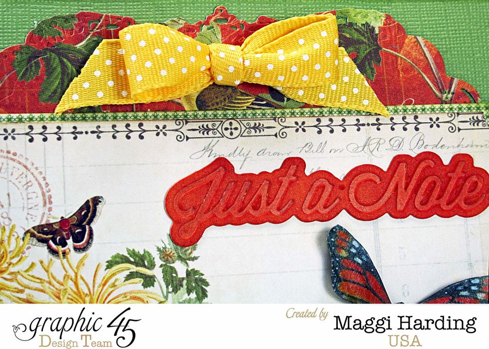 Closeup of sentiment and bow.