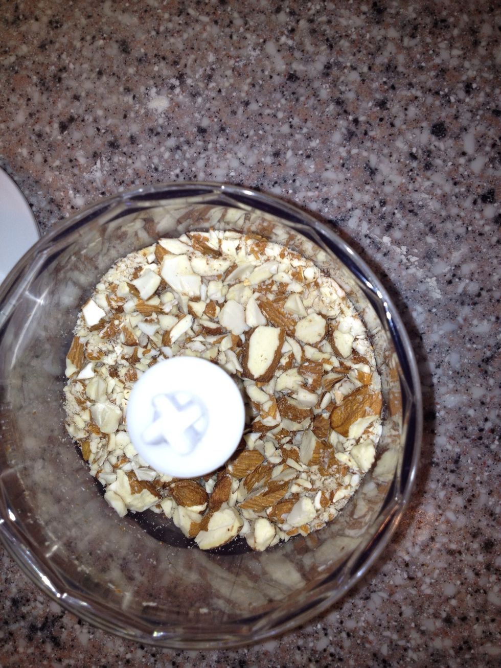 Coarsely chopped almonds