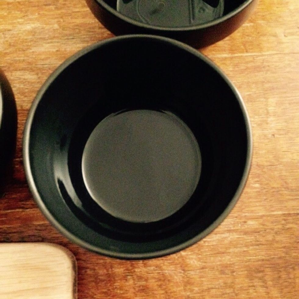 Coat bottom and sides of a small baking bowl with sunflower seeds oil (the quantities I used yielded a good 4 of these)