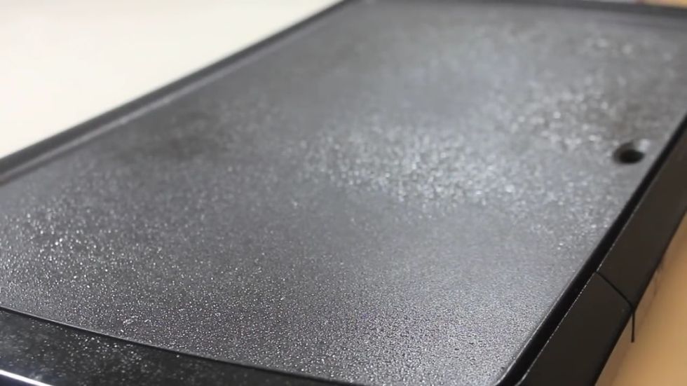 Coat the griddle in Oil, then turn the heat up to medium-low