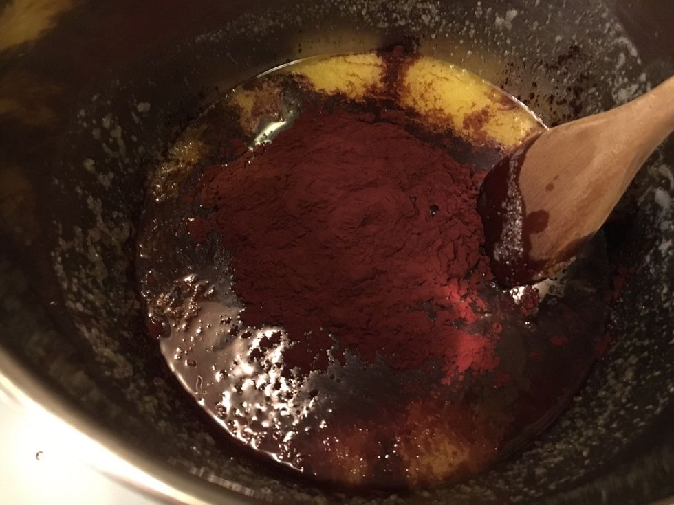 ..cocoa, salt and bourbon vanilla. Stir. Carefully add 1 egg at a time and whisk lightly.