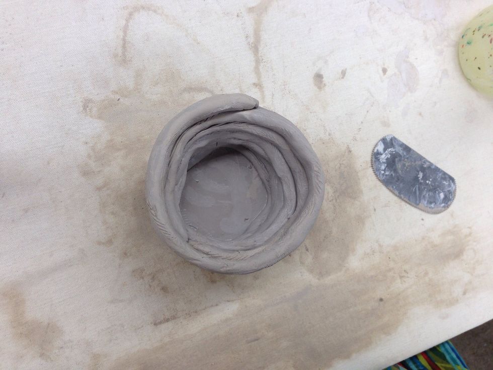 Coils placed on the outer edge.
