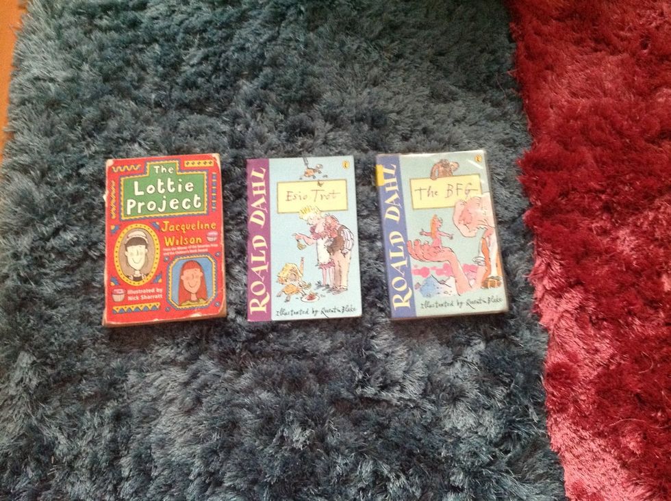Collect all the reading books you want in your school bag