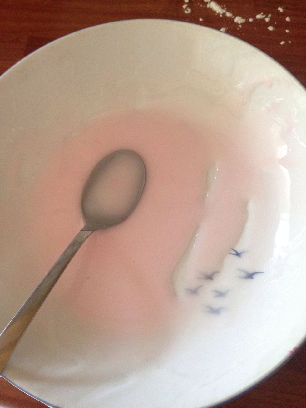 Color the other 1/2 pink with foodcolor. (I used wilton)