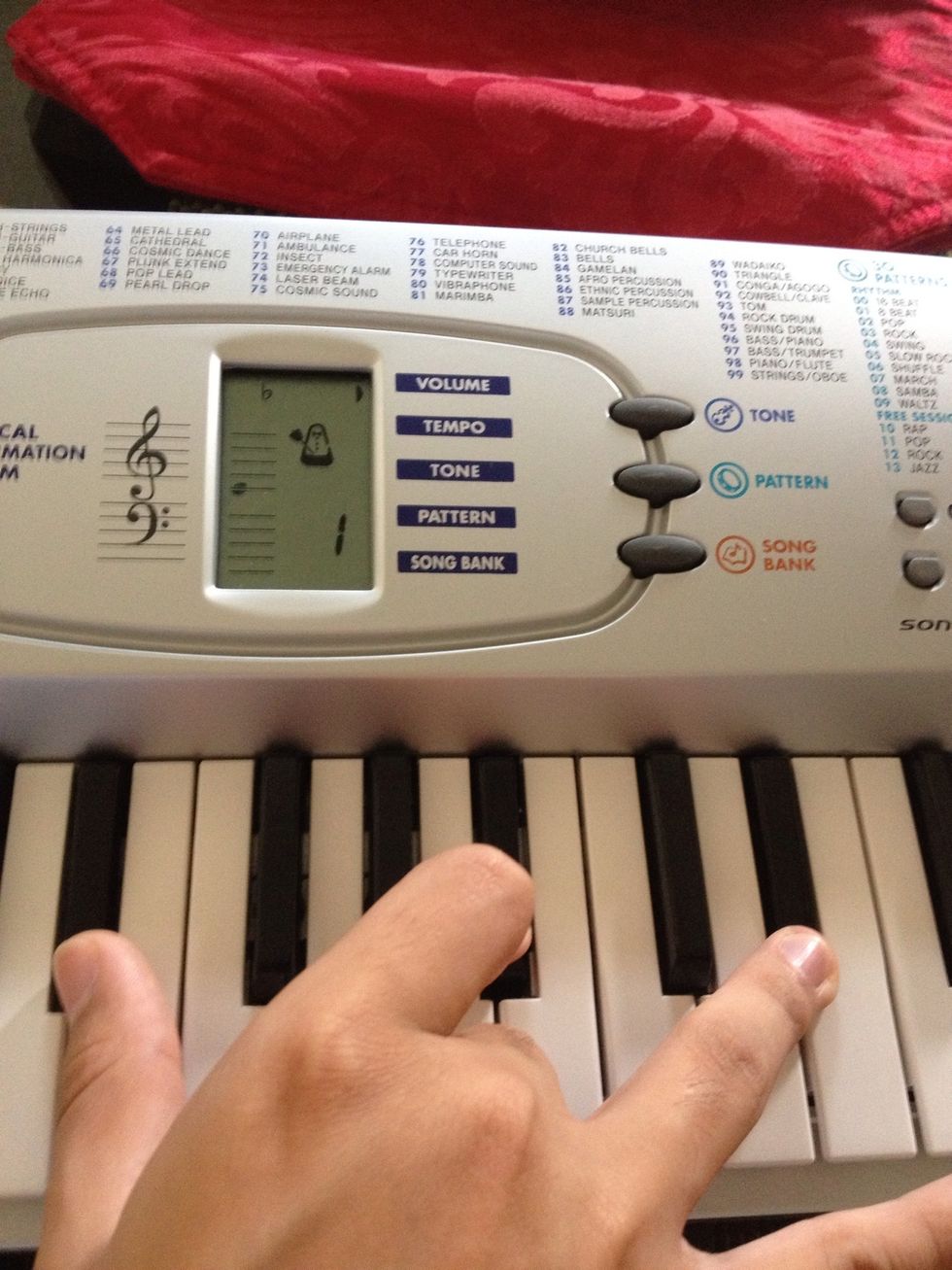 Combination of E flat on 3rd B flat on 3rd and E flat on 4th