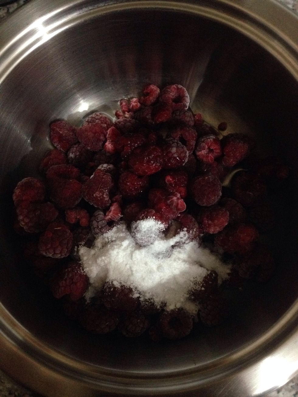 Combine berries, sweetener and water in a medium saucepan over medium heat