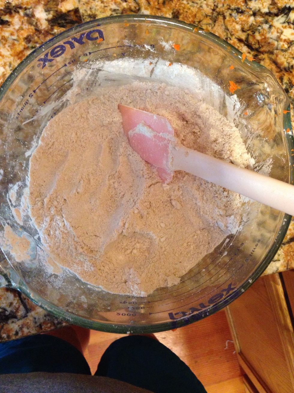 Combine dry ingredients, and mix thoroughly.