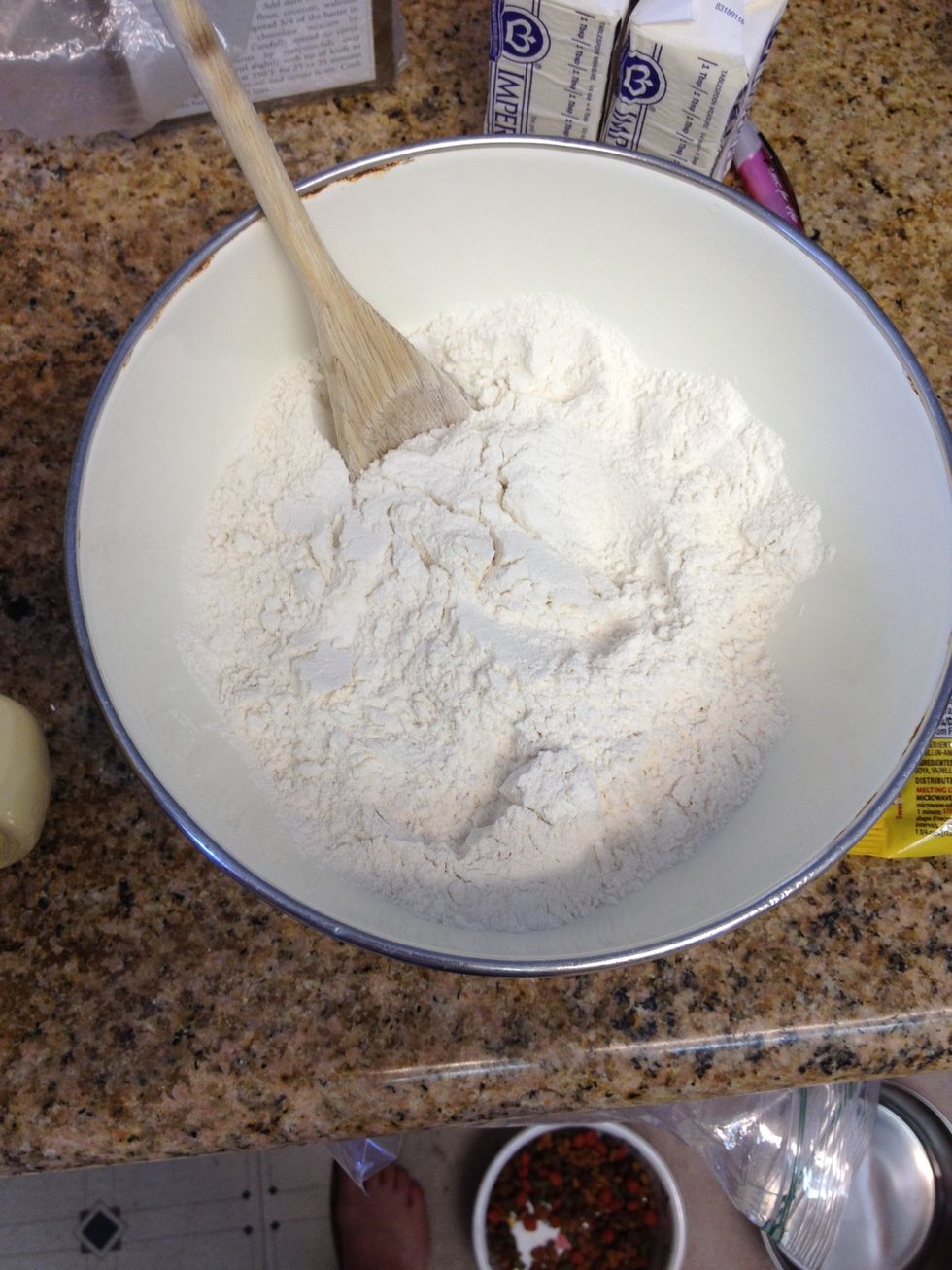 Combine flour, baking soda, and salt into your small mixing bowl.