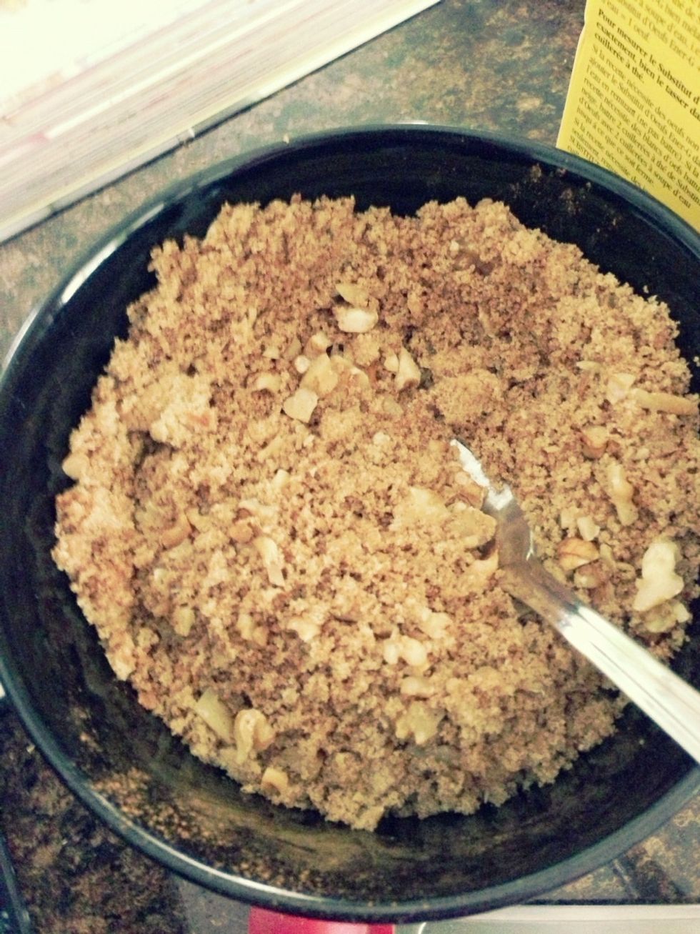 Combine the brown sugar, walnuts and cinnamon for the filling.