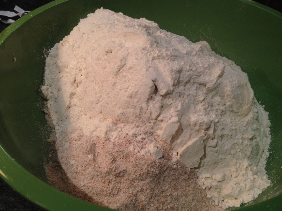 Combine the flours in a bowl.