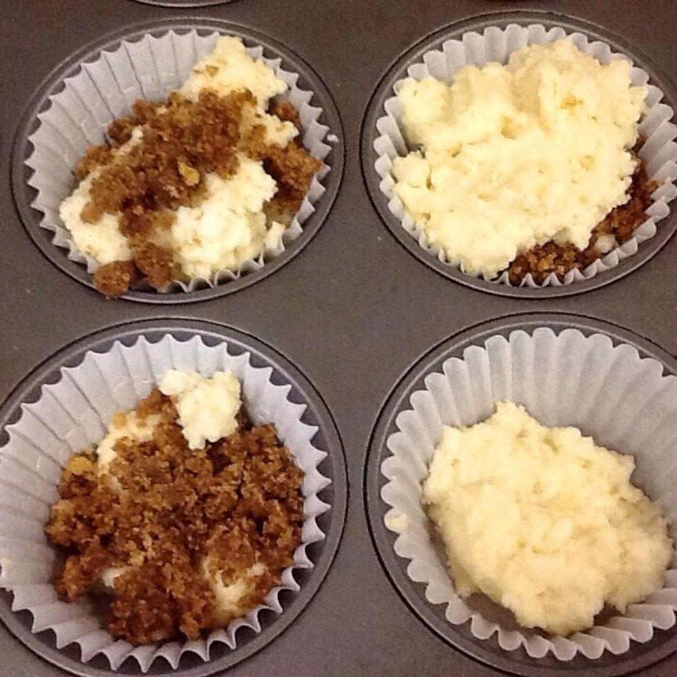 Combine the packed brown sugar, flour, cinnamon, and melted butter in a small bowl. This will be your spicy topping, stir and set aside.