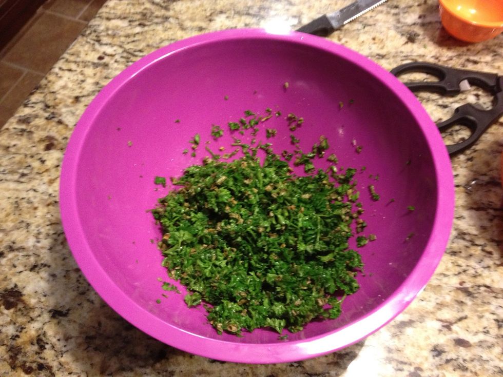 Combine the previous ingredients into a medium bowl and add the salt and pepper.