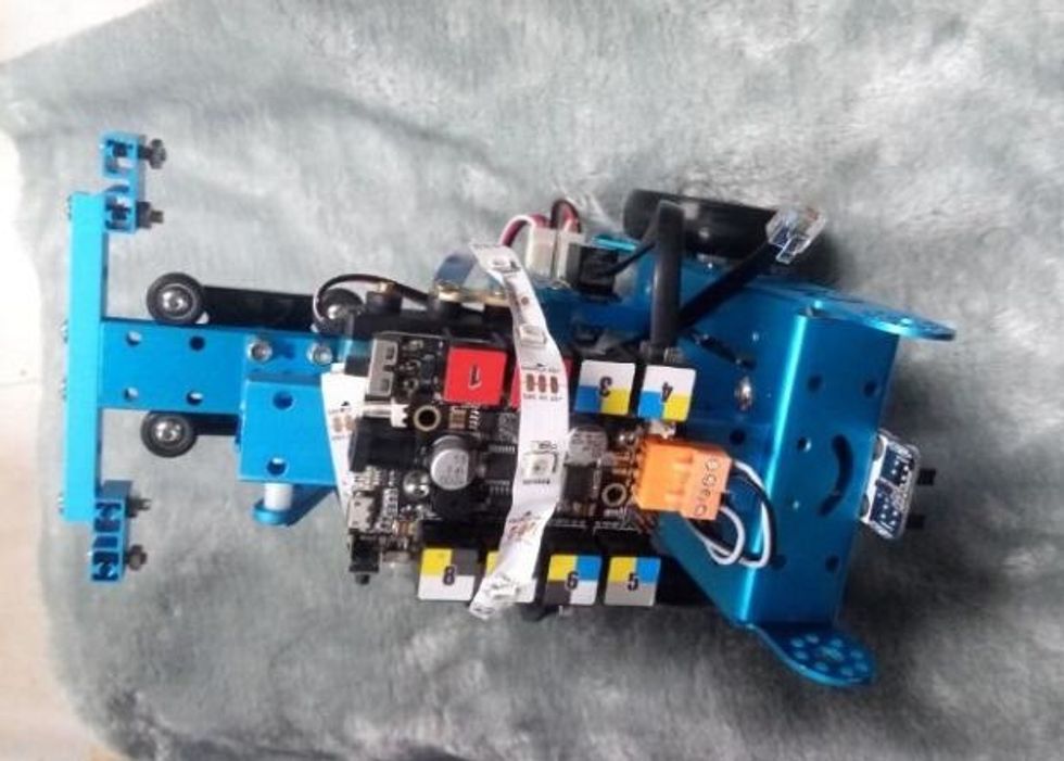 Complate  And you need anothe Pumpkin Lantern to cloth it.