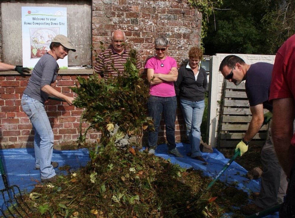 Composting is a fine art and our demo sites around the country aim to help people learn by doing. For more information on sites in your area, or to start one, contact us at stopfoodwaste@gmail.com