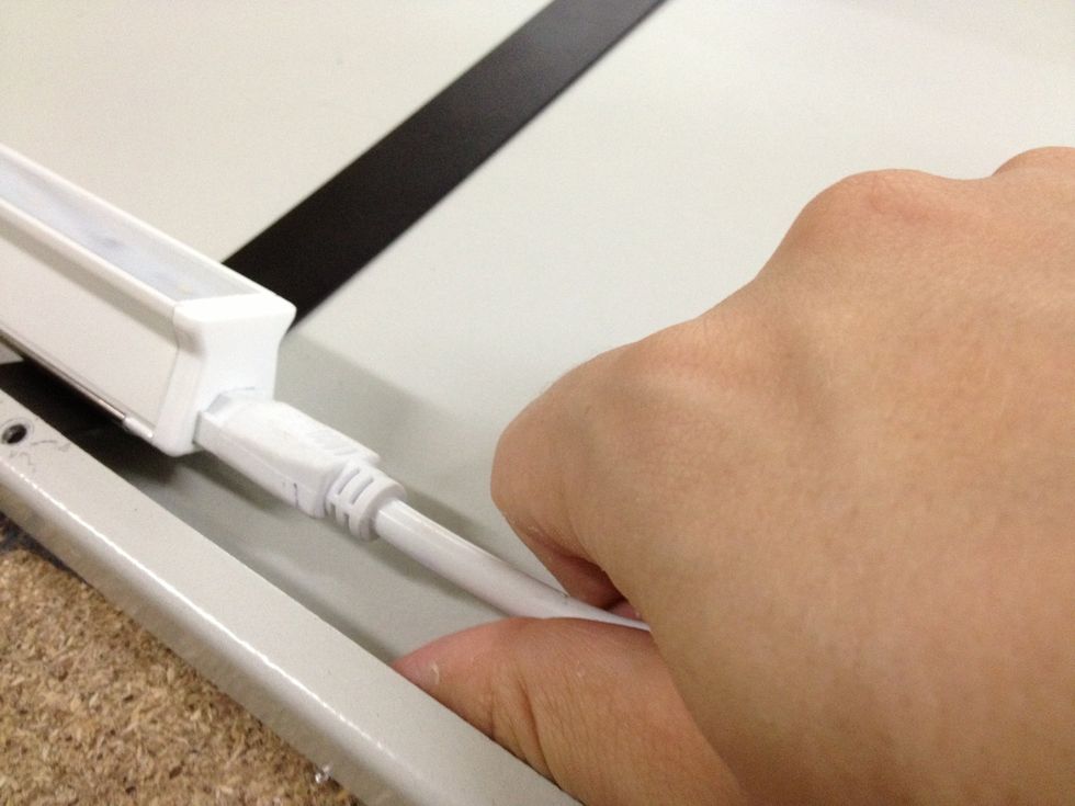 Conecte el cable de corriente
