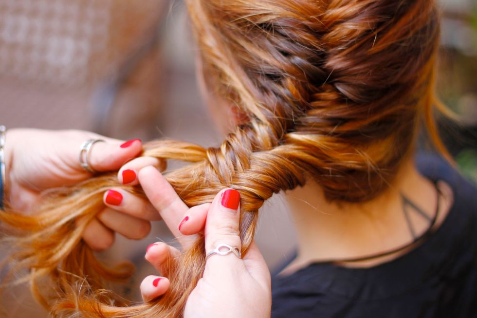 Continue fishtailing for the entire length of hair.