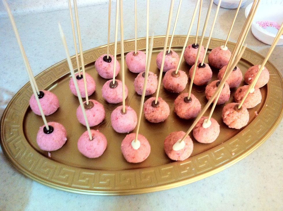 Continue like before for all your cake pops