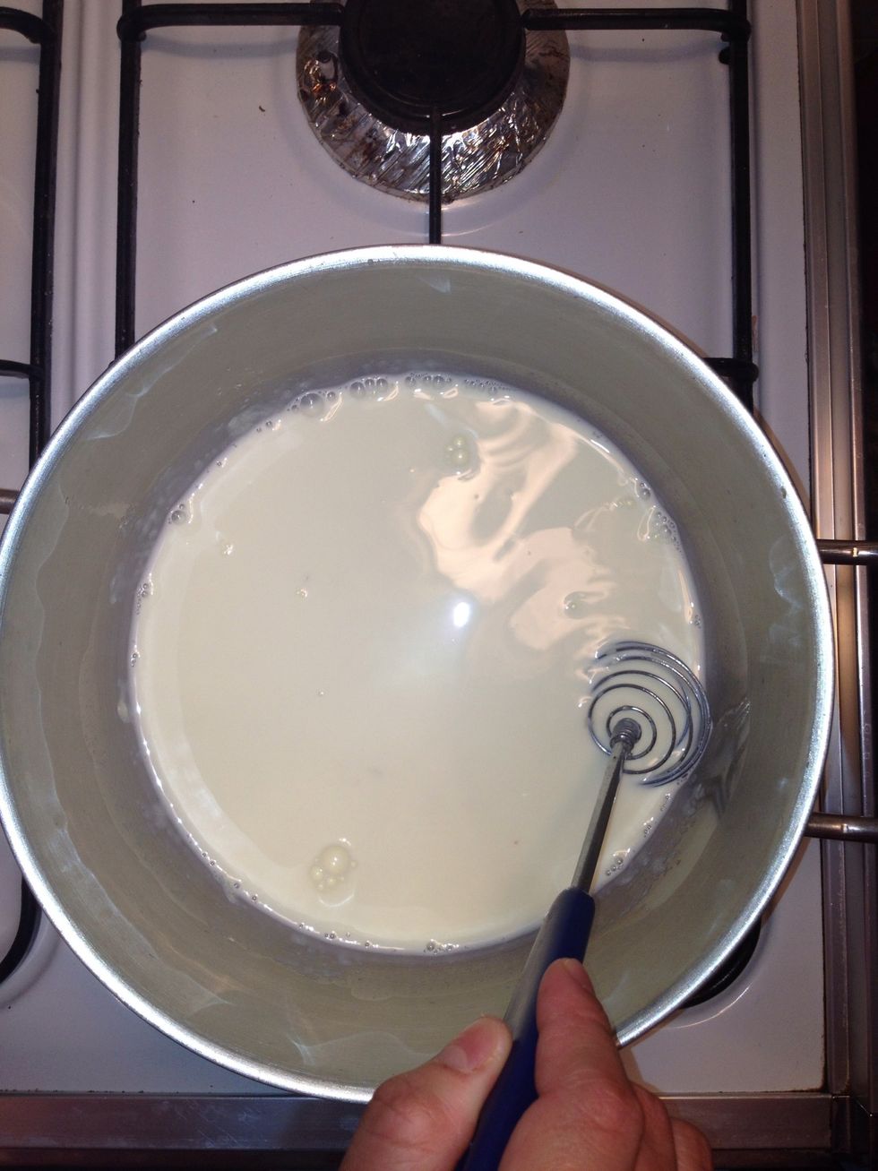 Continue stirring until boiling milk