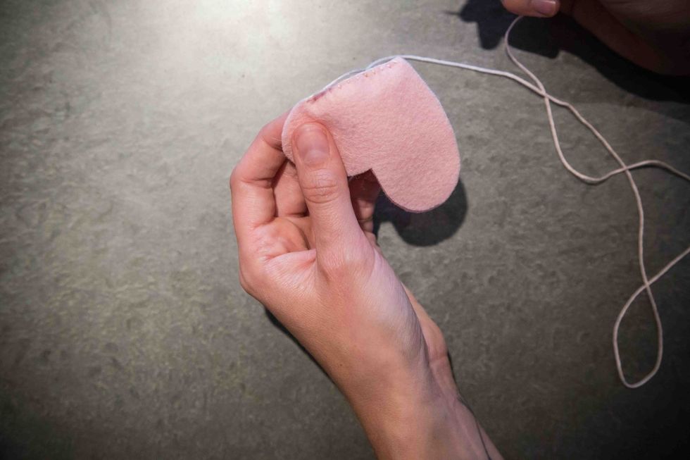 Continue the blanket stitch (through the felt away from you leaving a loop, back through the loop towards you) advancing 3mm over each time.