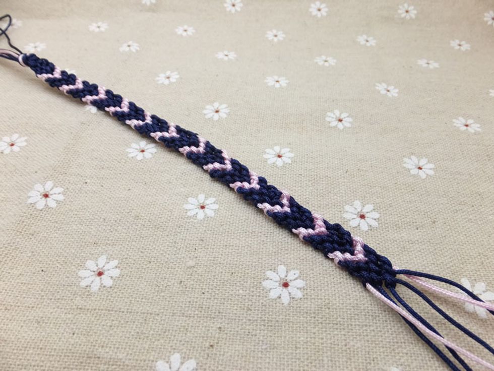 Continue this pattern until reach your desired length.