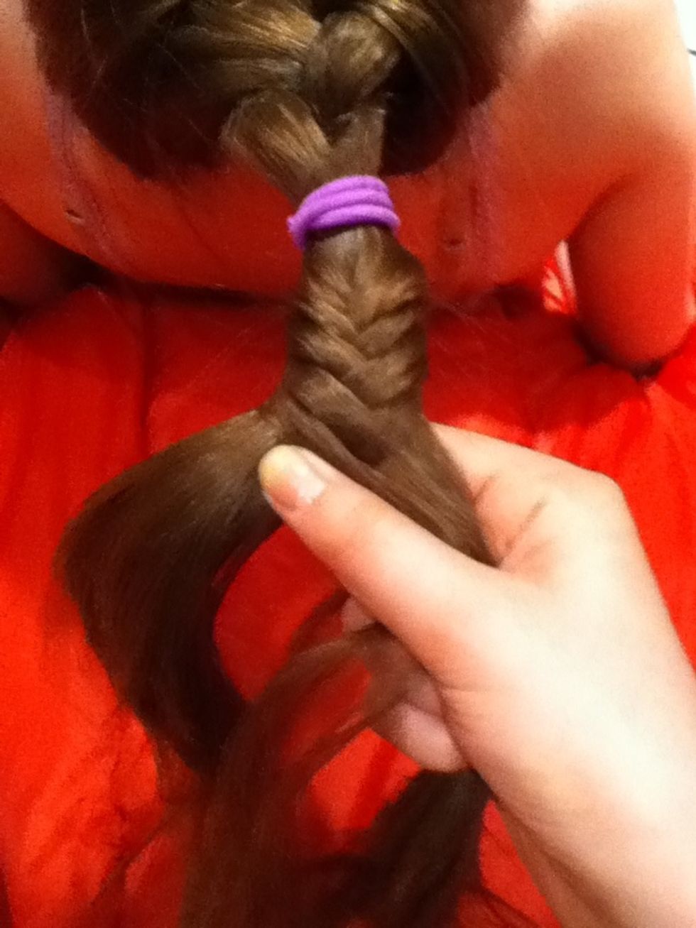 Continue to keep all of the pieces even.