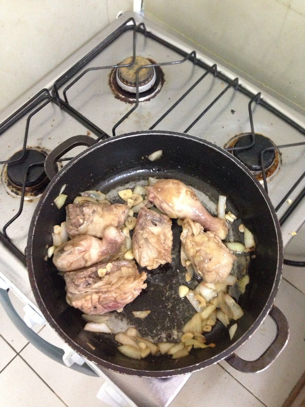 Cook chicken for 5 to 10 mins until it becomes brown