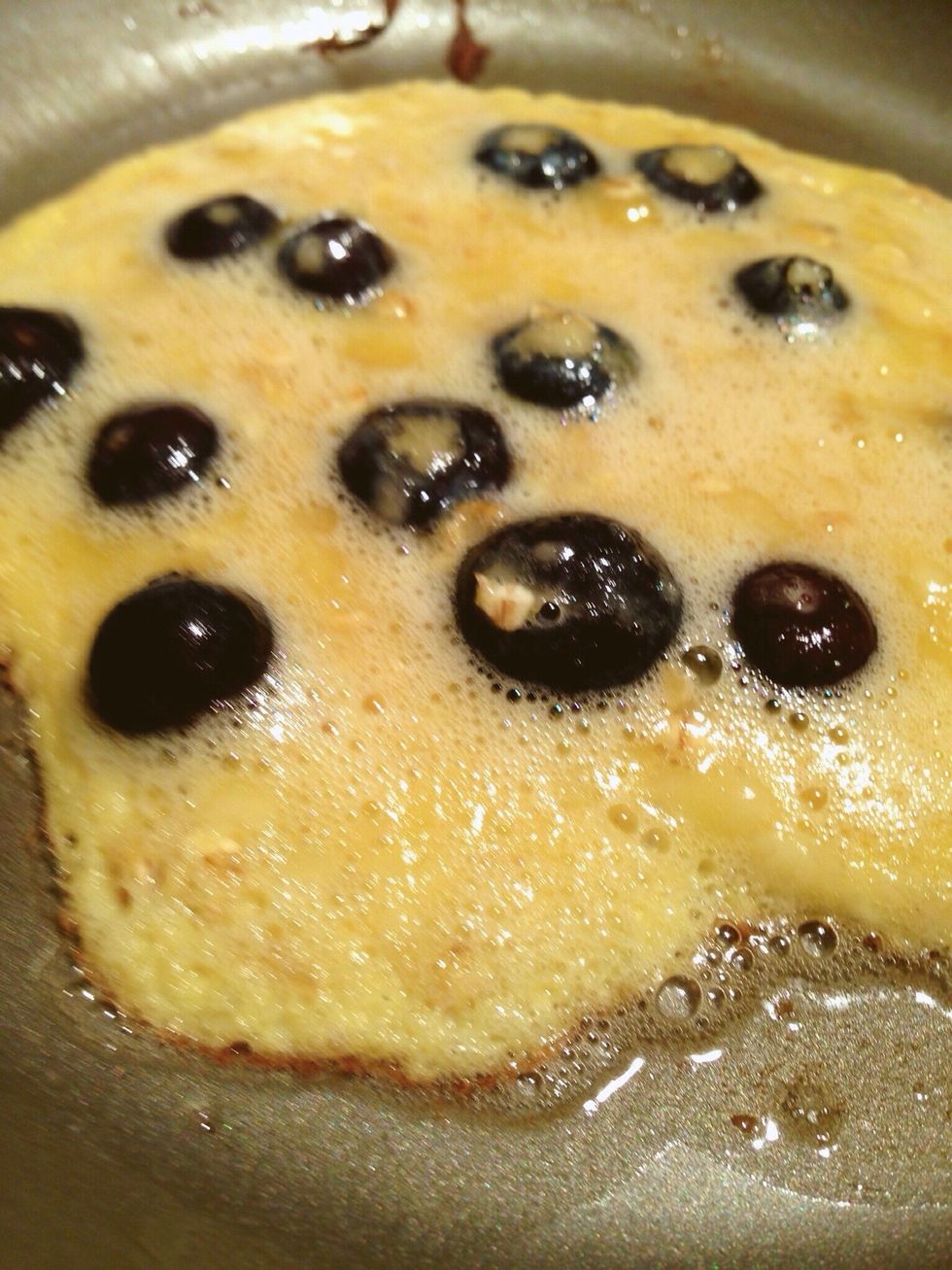 Cook for 2-5 minutes. When the edges start to turn a nice golden brown it's time to flip them over. Cook the other side for 1-2 minutes and remove from the frying pan.