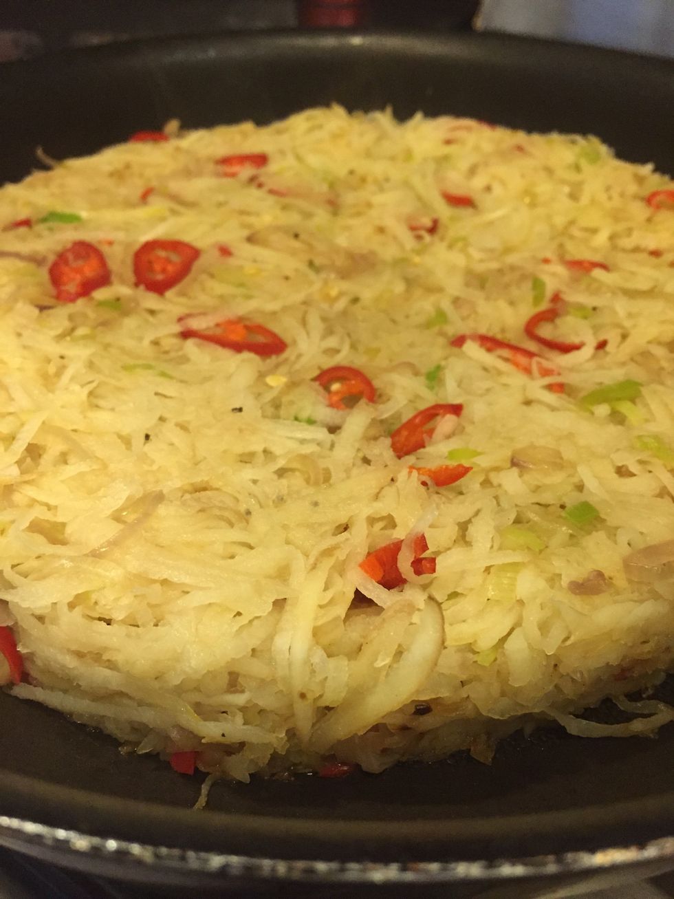 Cook for about 8 to 10 minutes. Shape rostii to fit a round plate (serve hot) or round baking tray (to chill & serve later or next day - heat up in oven) Make the height at least 2 to 3 cm of possible