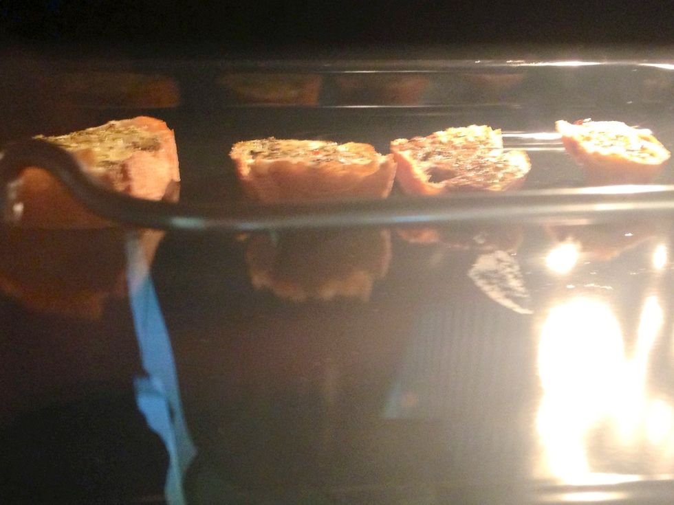 Cook the bread slices in the oven at 200 degrees Celsius for about 5-6 minutes.