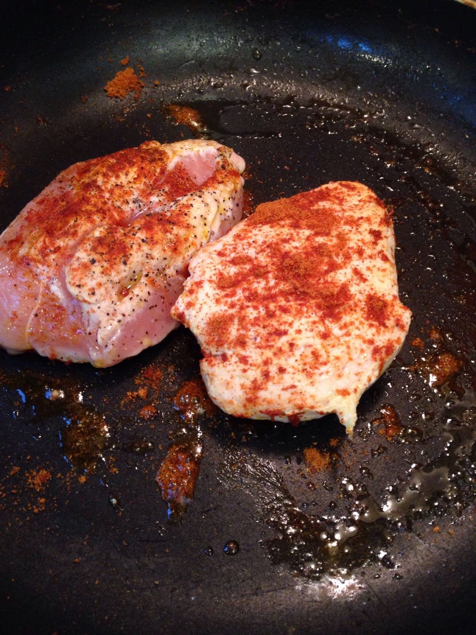 Cook the chicken and spice with a tandoori spice blend