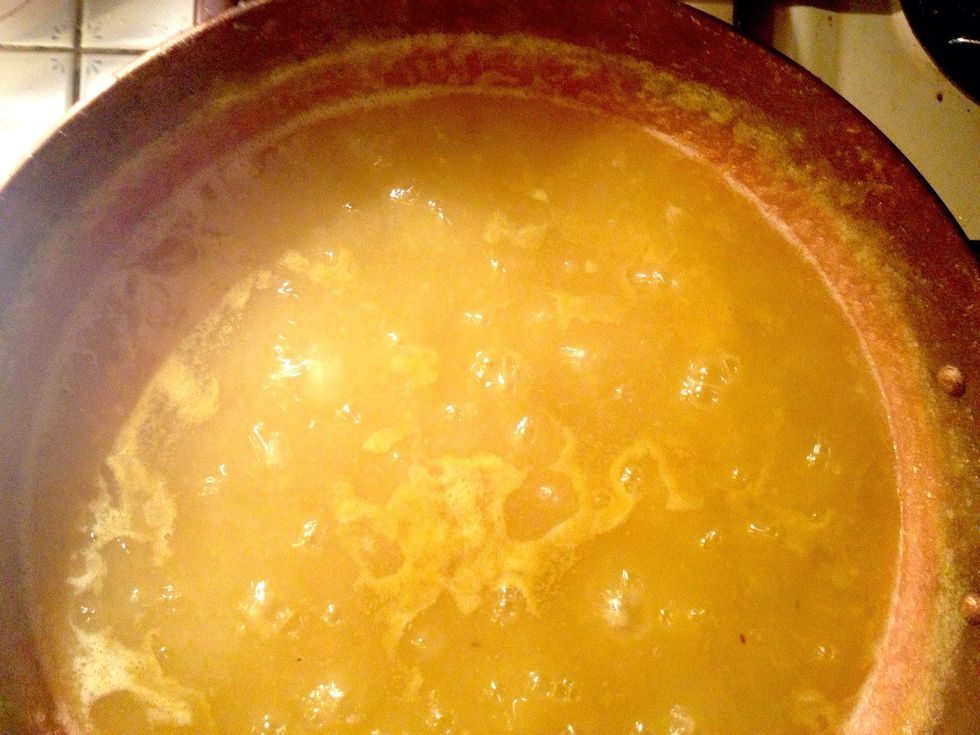 Cook the fruit 30 minutes, add the vanilla and mix everything.