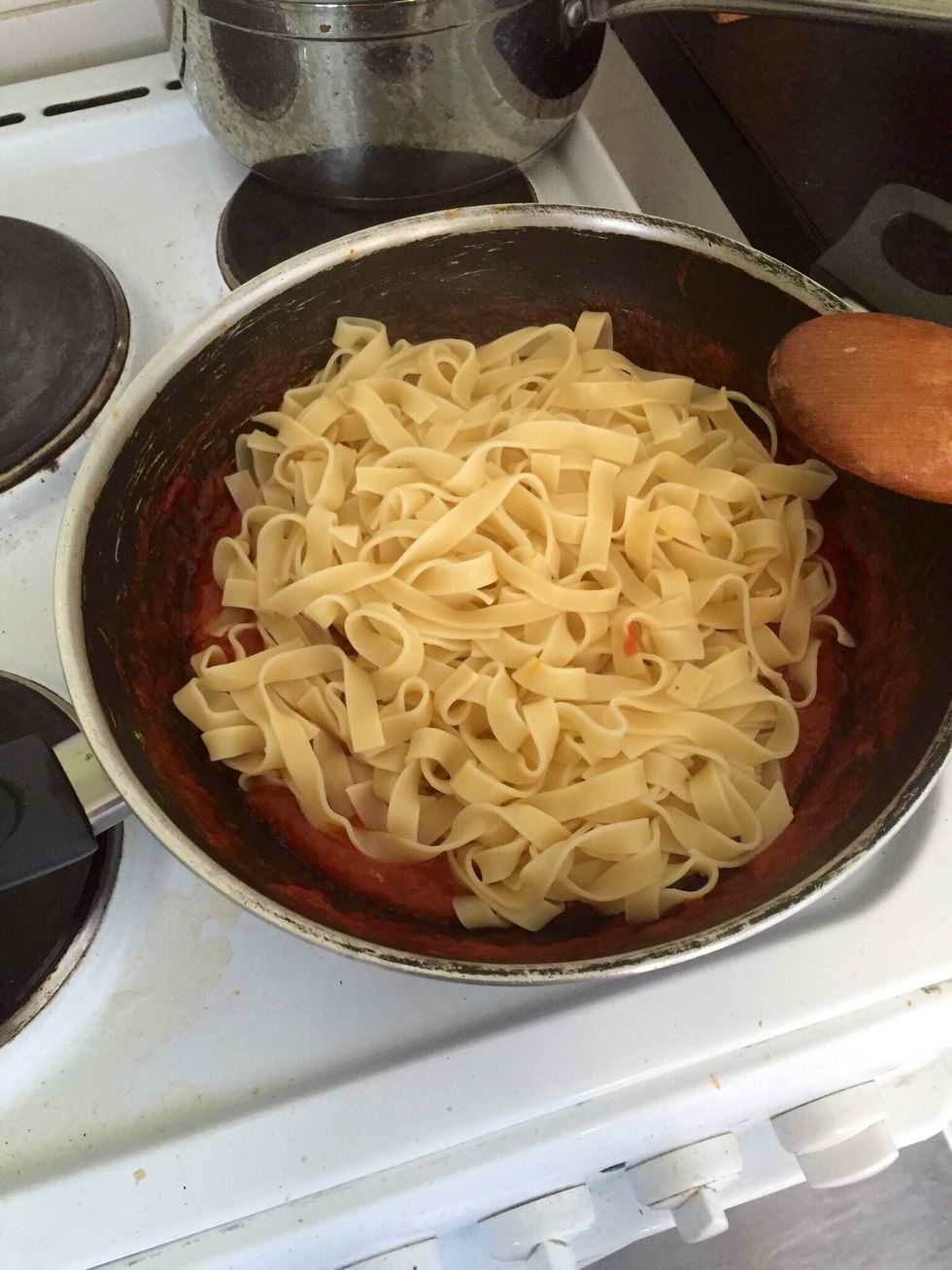 Cook the tagliatelle and add to the sauce. The amount depends of how much you want really. I used around 300-400 gr