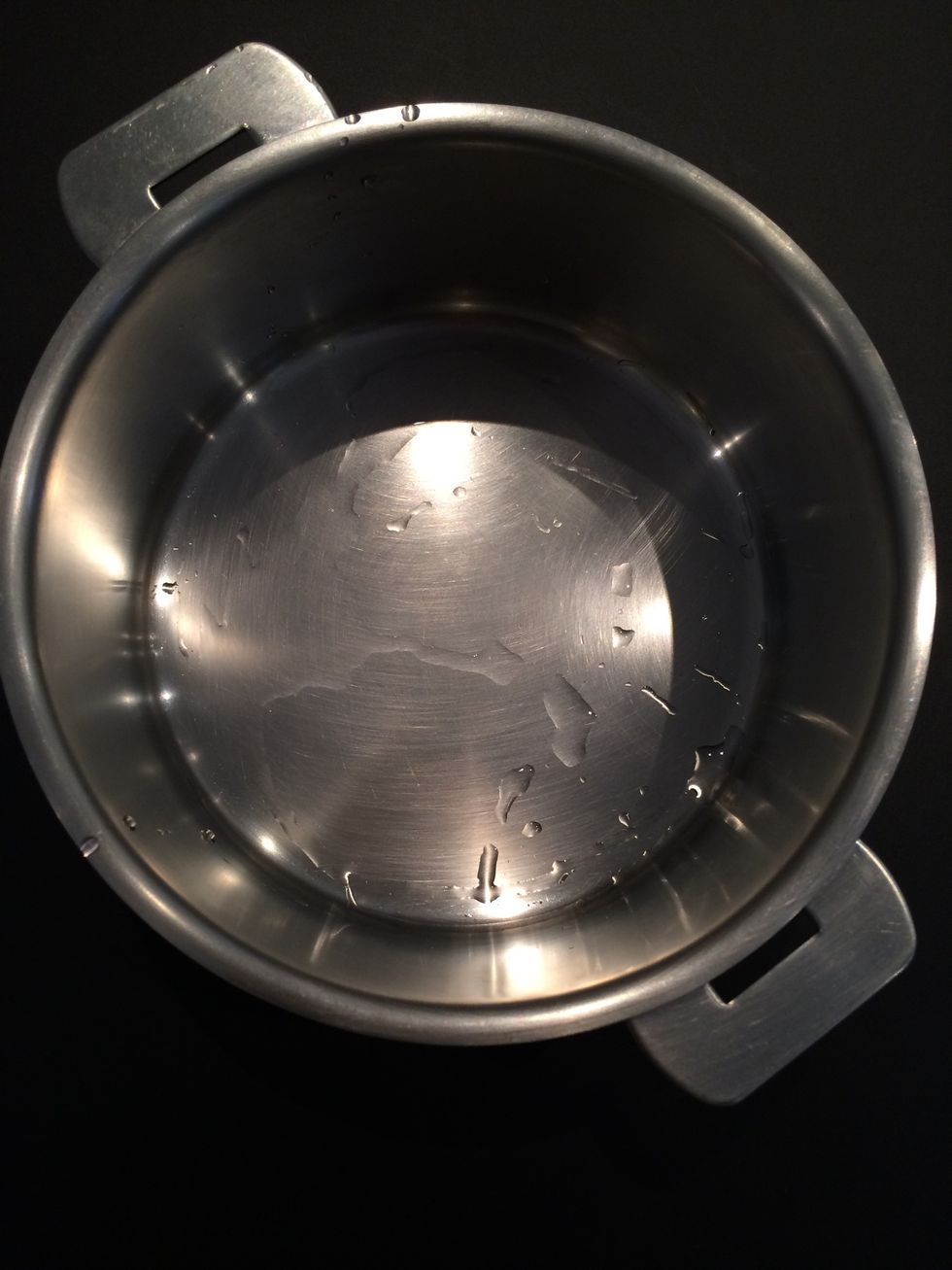 Cooking pot to boil milk