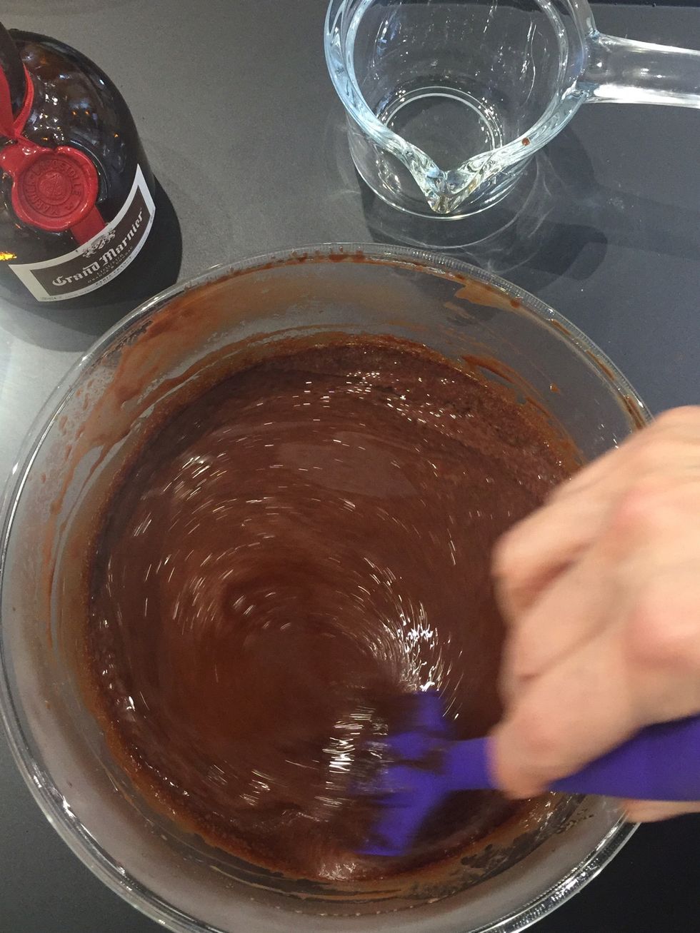 Cool down completely and store in the freezer. For a smoother texture, Check every now and then And when crystals are forming. mix with the spatula or with the hand blender. Repeat 2-3 times.