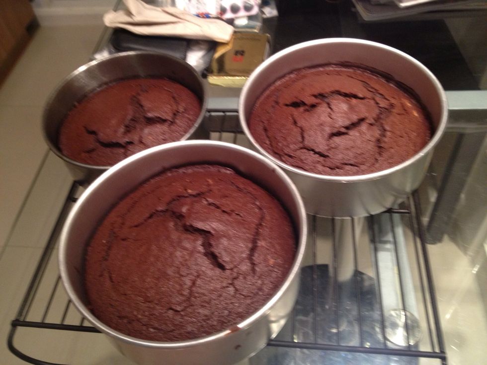Cool the cake on wire rack. After 15 mins run a knife around the pan to release the cake. Turn the pan over twist a little and your cake will come right off easily.