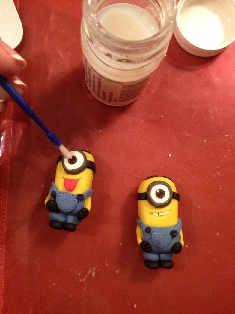 How to make polymer clay minion charms - B+C Guides