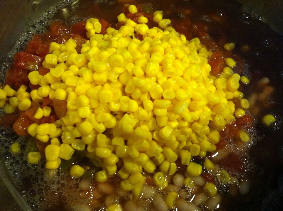 Corn added to bean pot\u27a1