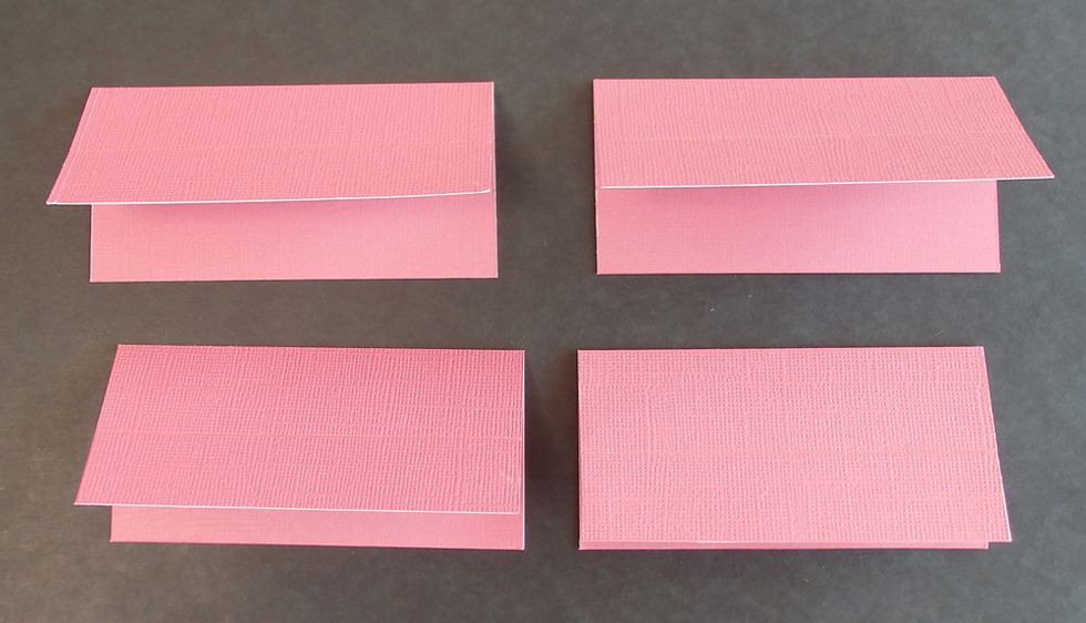 Corner papers hold on half