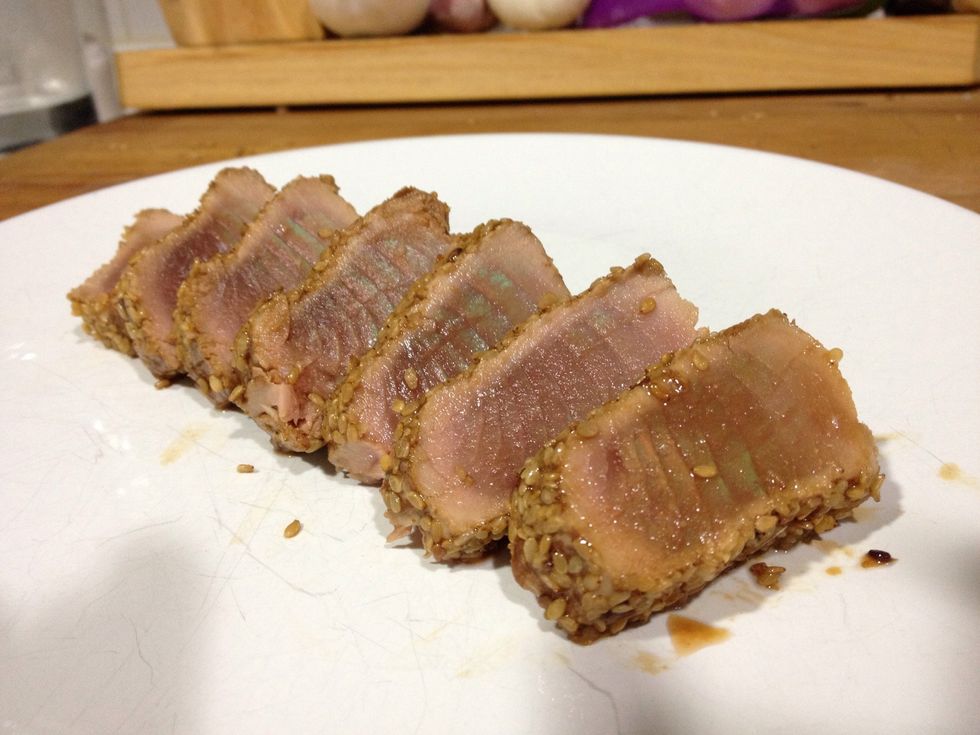 Corta con un cuchillo bien afilado, que no sea de de los chinos.