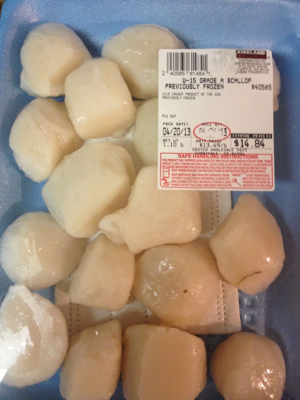 Costco scallops, from my understanding they're dry packed i.e., the chemical trisodium phosphate is NOT added. TSP helps increase shelf life and water content, thus hard to sear, & u pay h2o weight