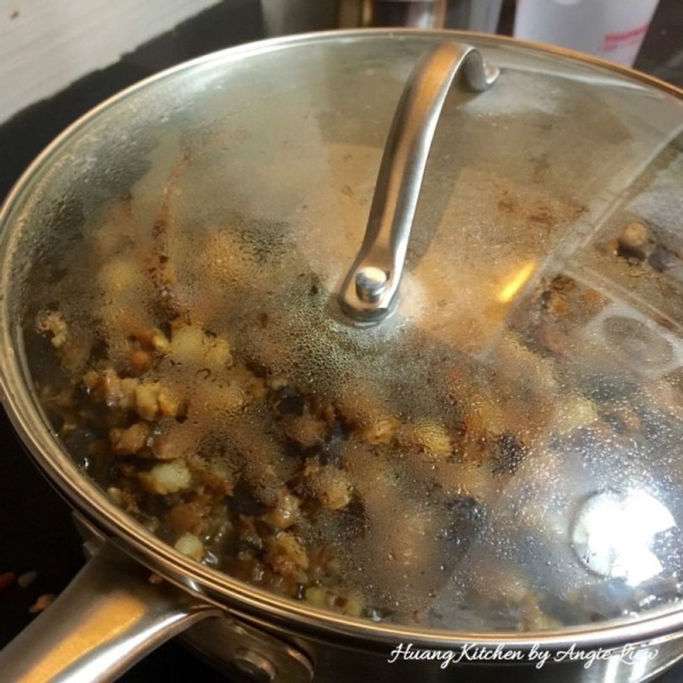 Cover and leave to simmer over medium low heat till the flavours are combined and the filling is not too wet, about 10 minutes.